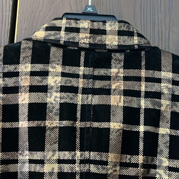 Birch Hill black velvet, metallic coat. Size XL. - Picture 6 of 7